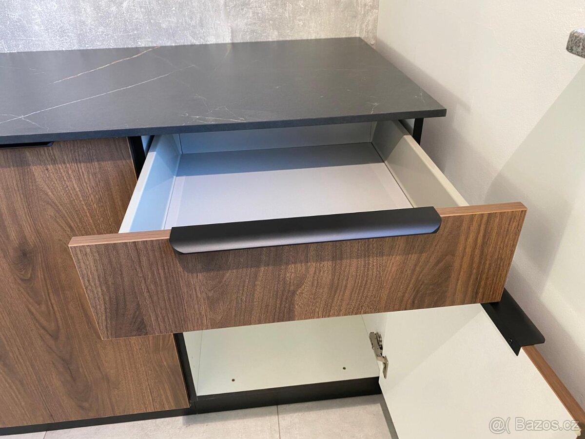 Kuchyňská linka – SKLADEM - 13