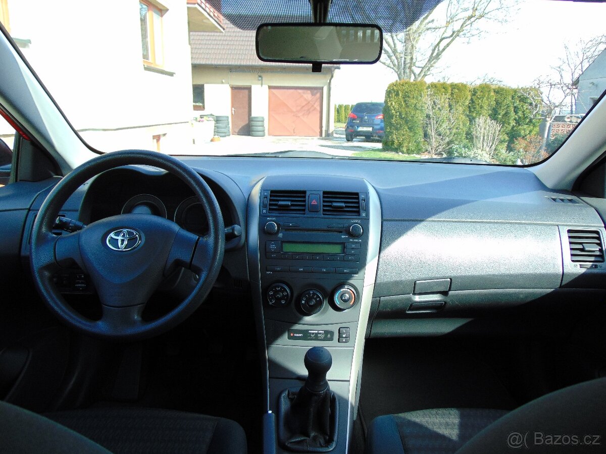 TOYOTA COROLLA 1.4 BA,PŮVOD ČR,KLIMA,VYHŘ.SEDAČKY - 13