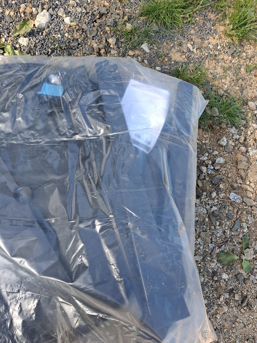 Nove plastove stoly Curver - 13