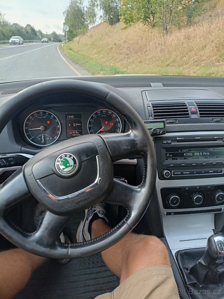 Prodám Škoda Octavia 2 facelift, 1.9 TDI 77kw, STK 6/26 - 13