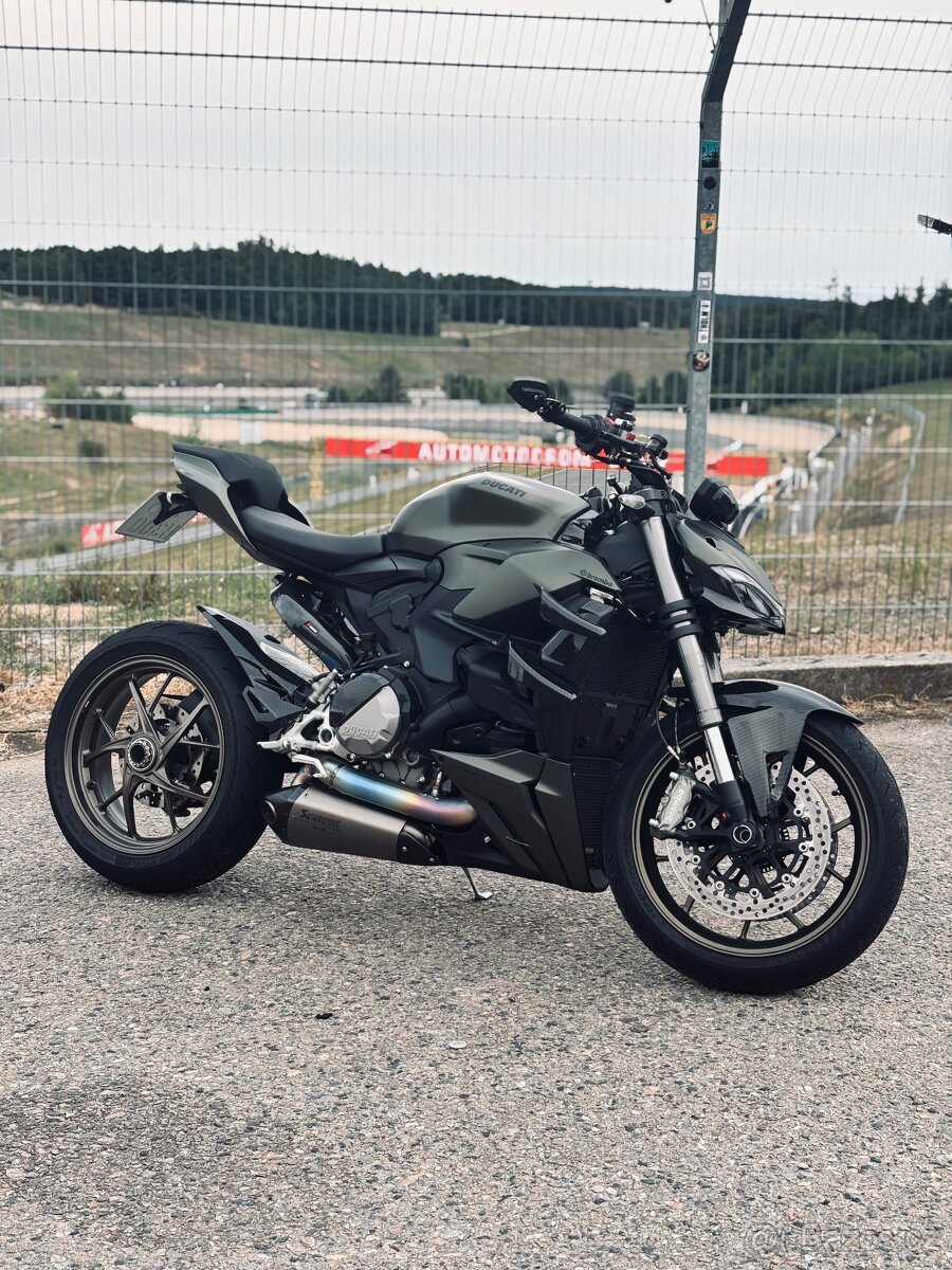 Ducati Streetfighter V2 - 13