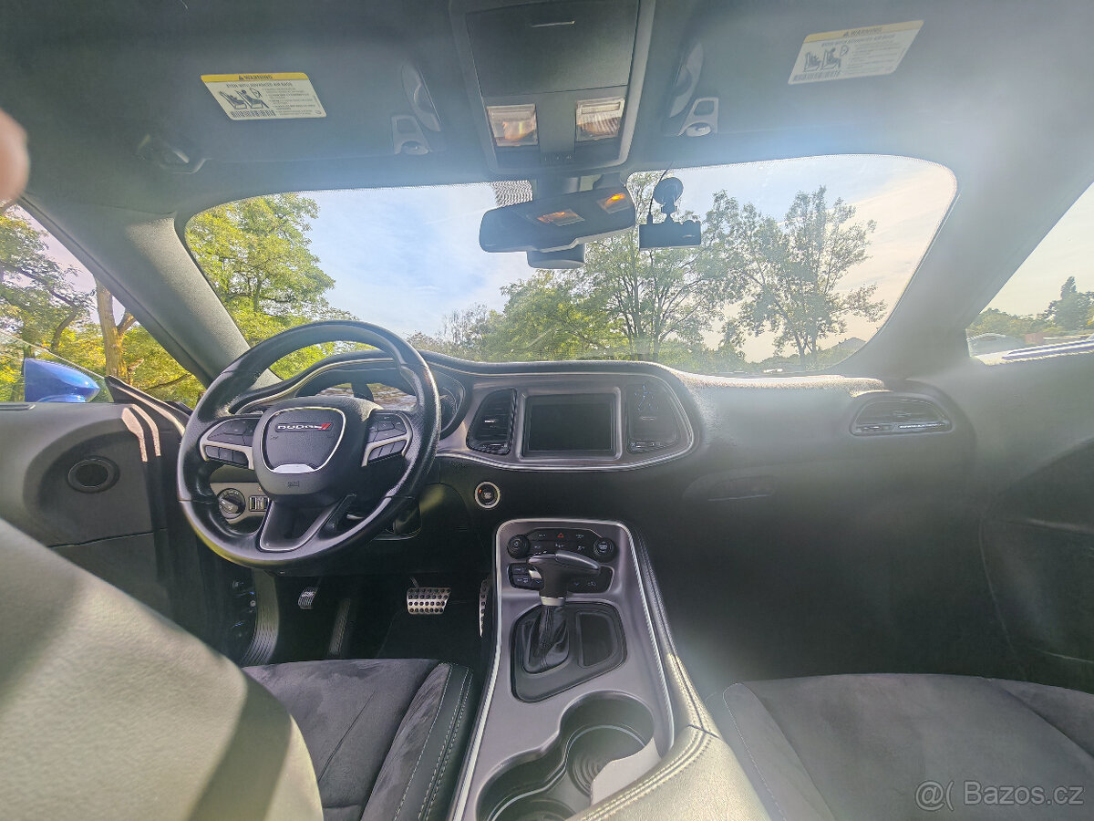Prodám Dodge Challenger 5.7 HEMI R/T 2019 - 13