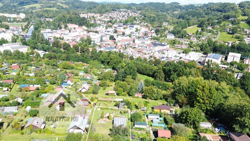 Prodej zahrádky o výměře 400 m2 v poslední linii zahrádkářsk - 13