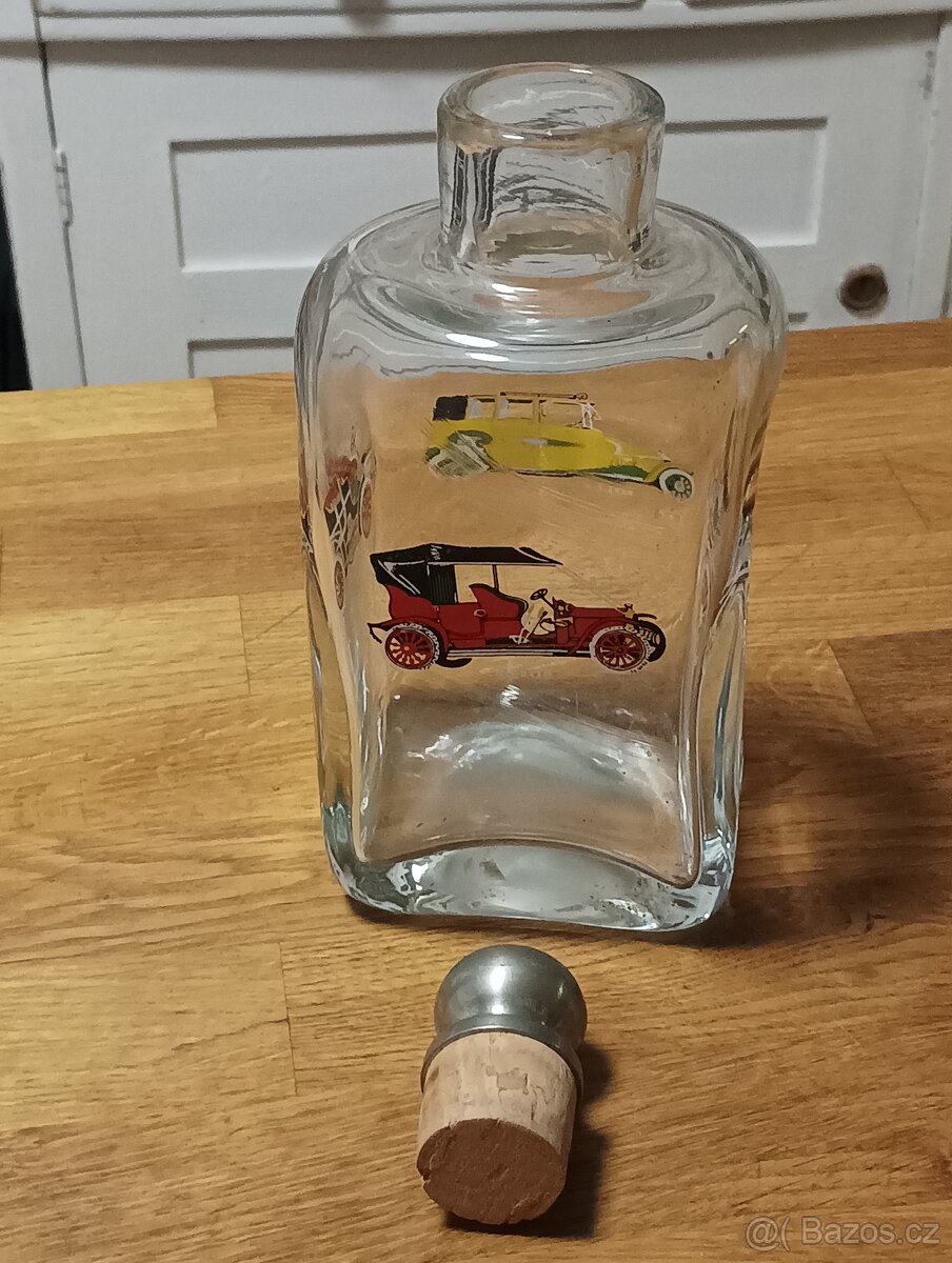 SILNOSTĚNNÁ SKLENĚNÁ LÁHEV DEKOROVANÁ VETERÁNY - 13