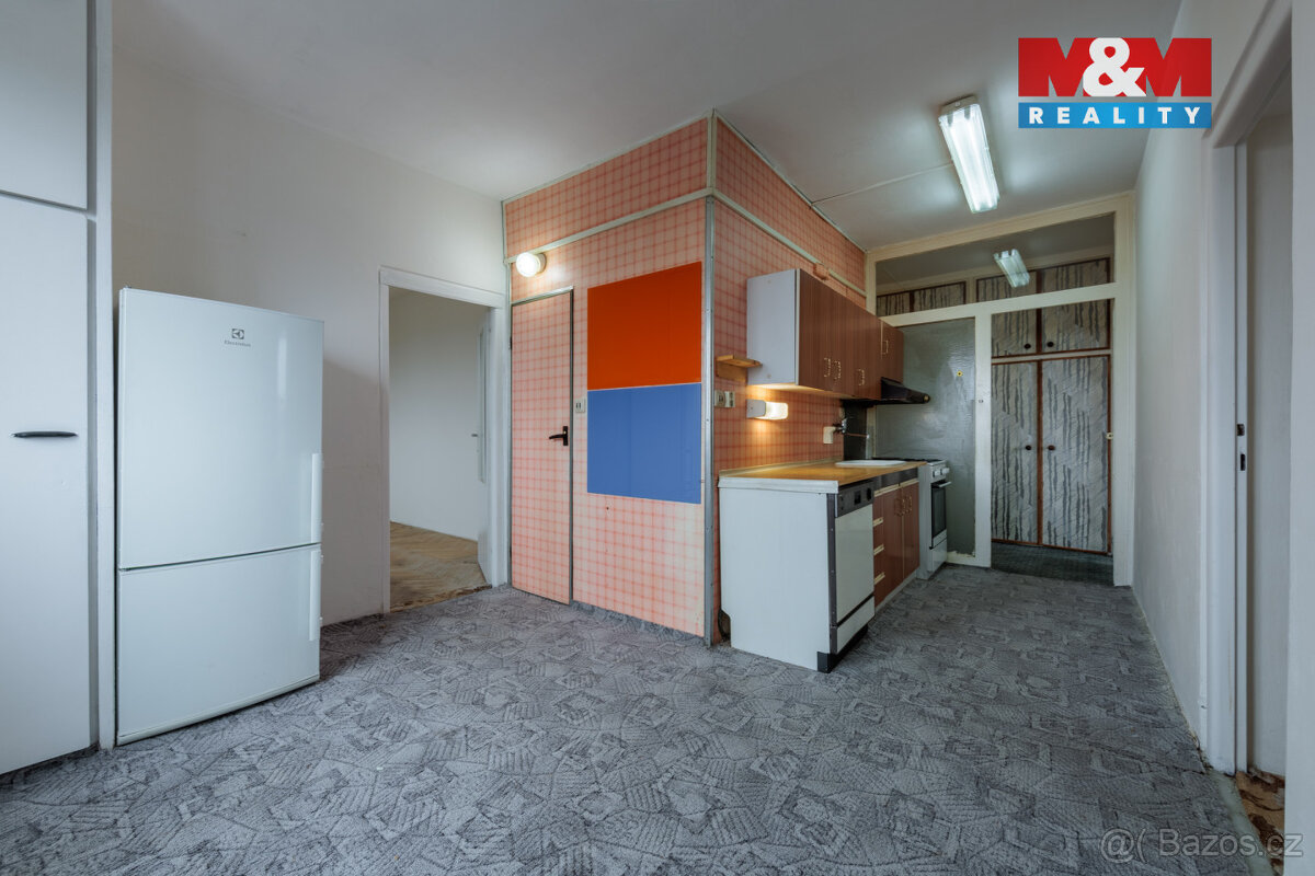 Prodej bytu 3+1, 58 m², Nová Role, ul. Chodovská - 13