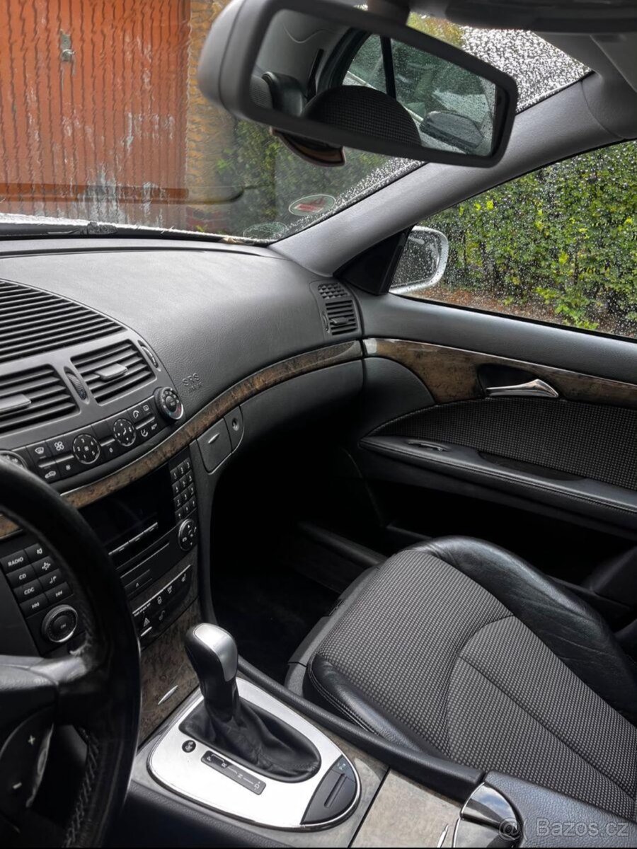 Mercedes w211 e200 , naezd 163000km - 13