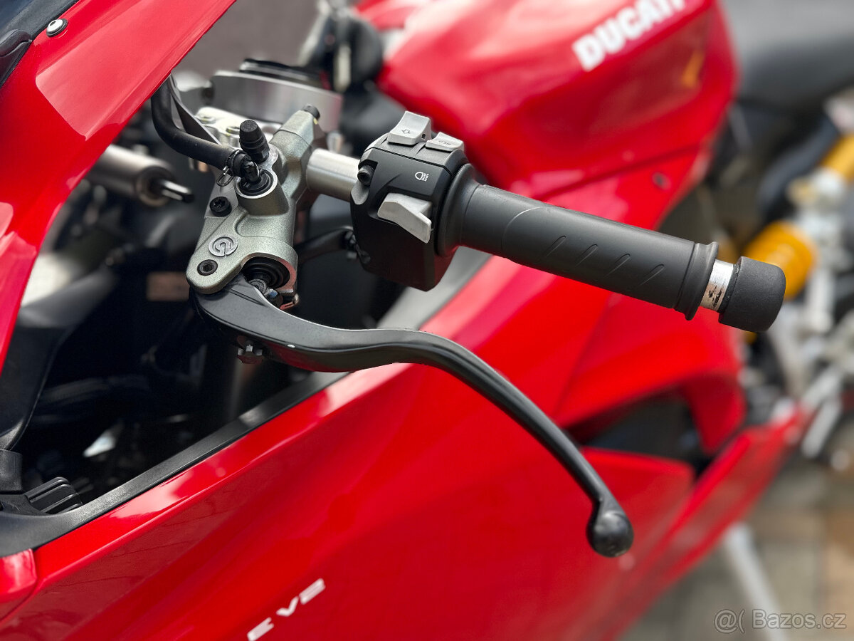 Ducati Panigale V2 2022 - 13
