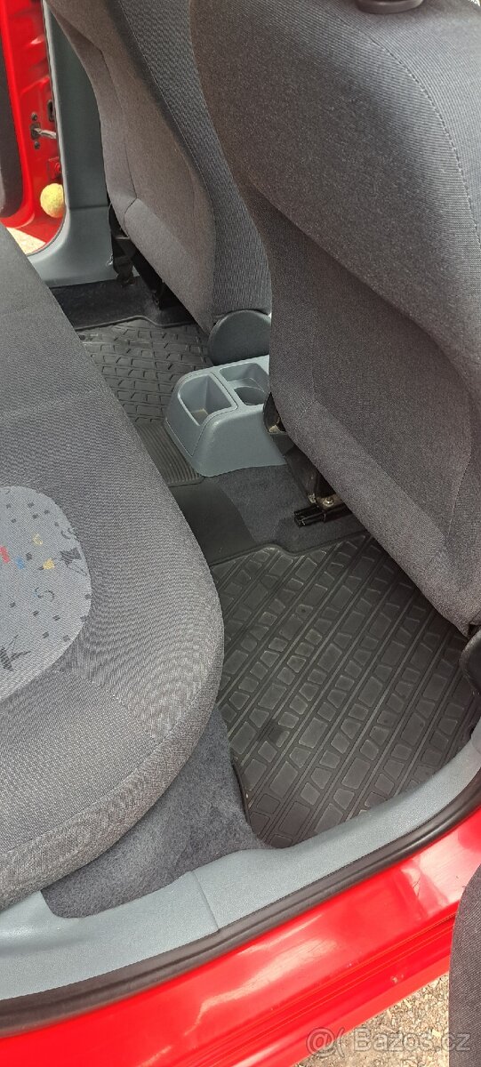 Škoda Fabia Combi 1 1.4mpi 8v - 13