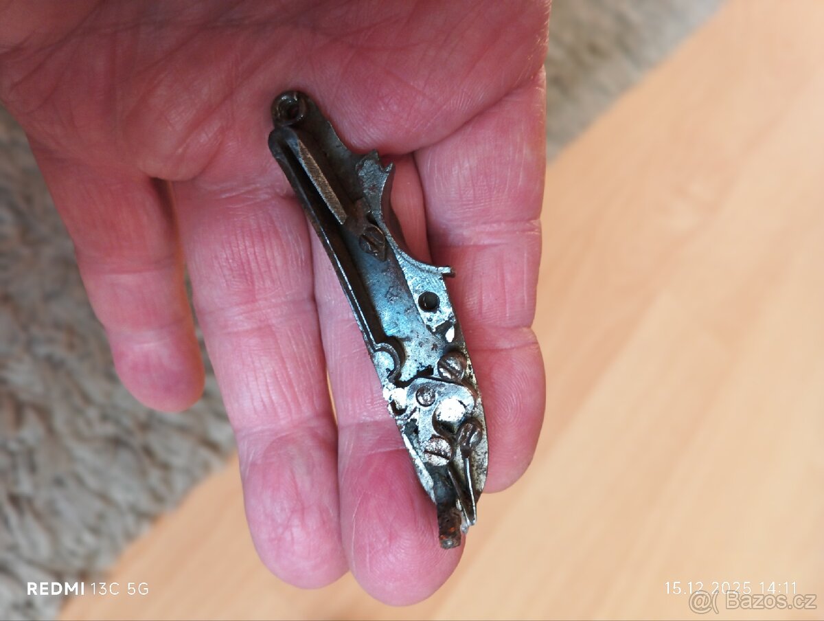 Křesadlová pistole.. - 13