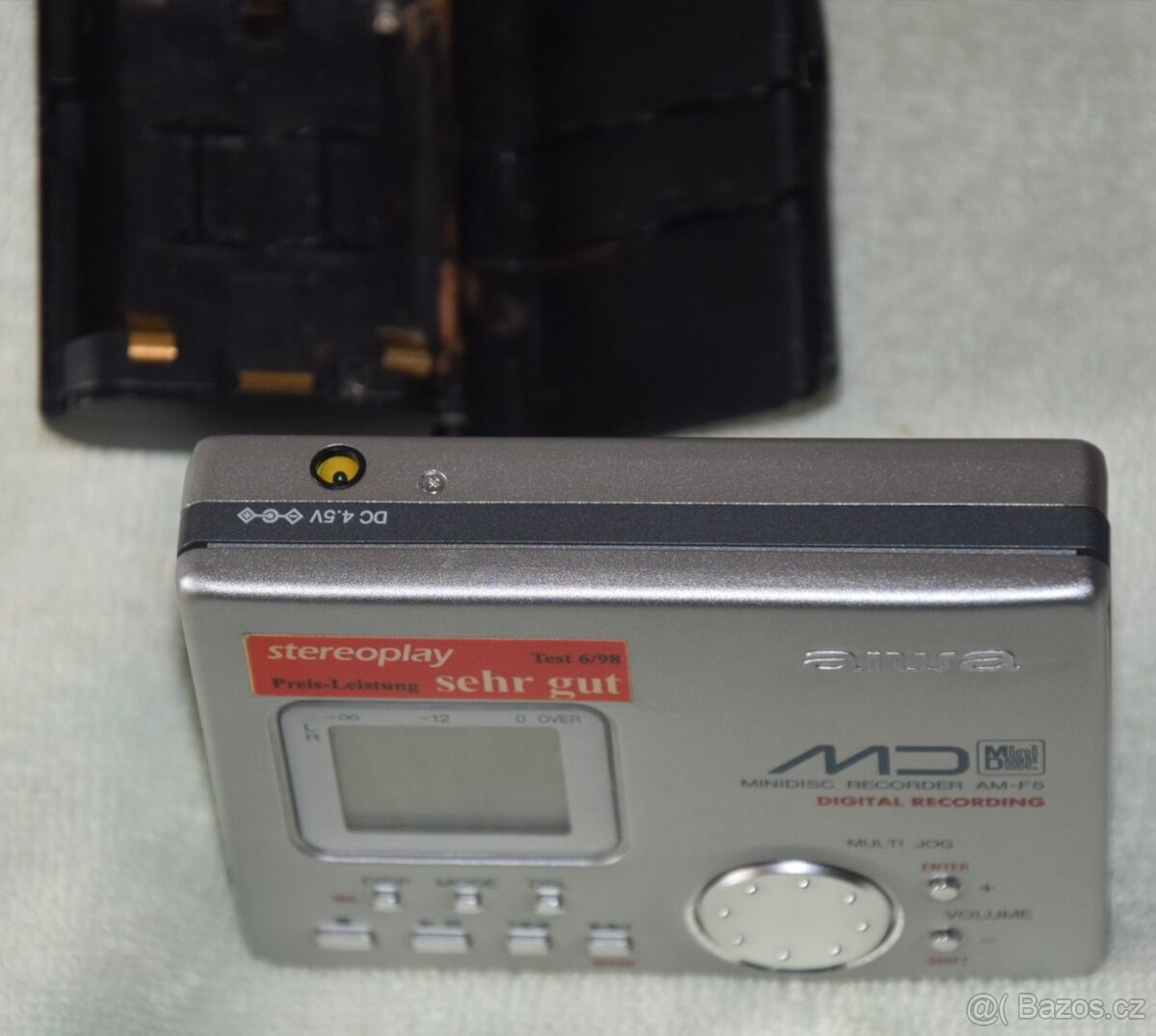 Minidisc Aiwa AM-F5, nabíječka, AA adapter, manual, MD disky - 13