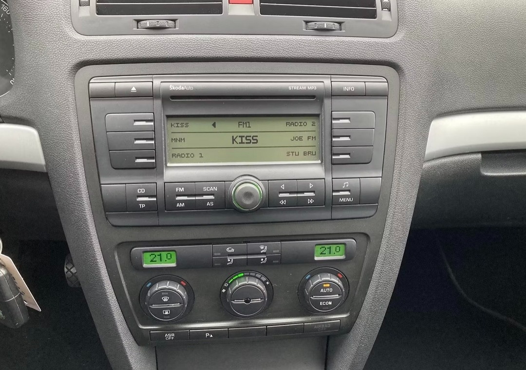 Škoda Octavia Combi 1,9 TDI, tažné, serviska - 13