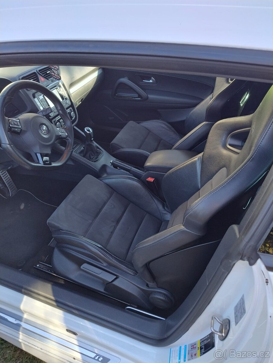 VW Scirocco R 195kw 12/2011 manuál - 13