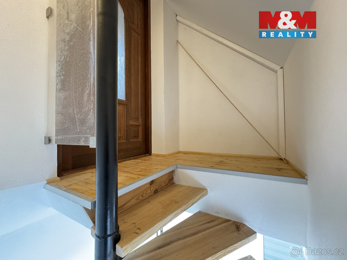 Pronájem bytu 2+kk, 51 m², Velešín, ul. Družstevní - 13