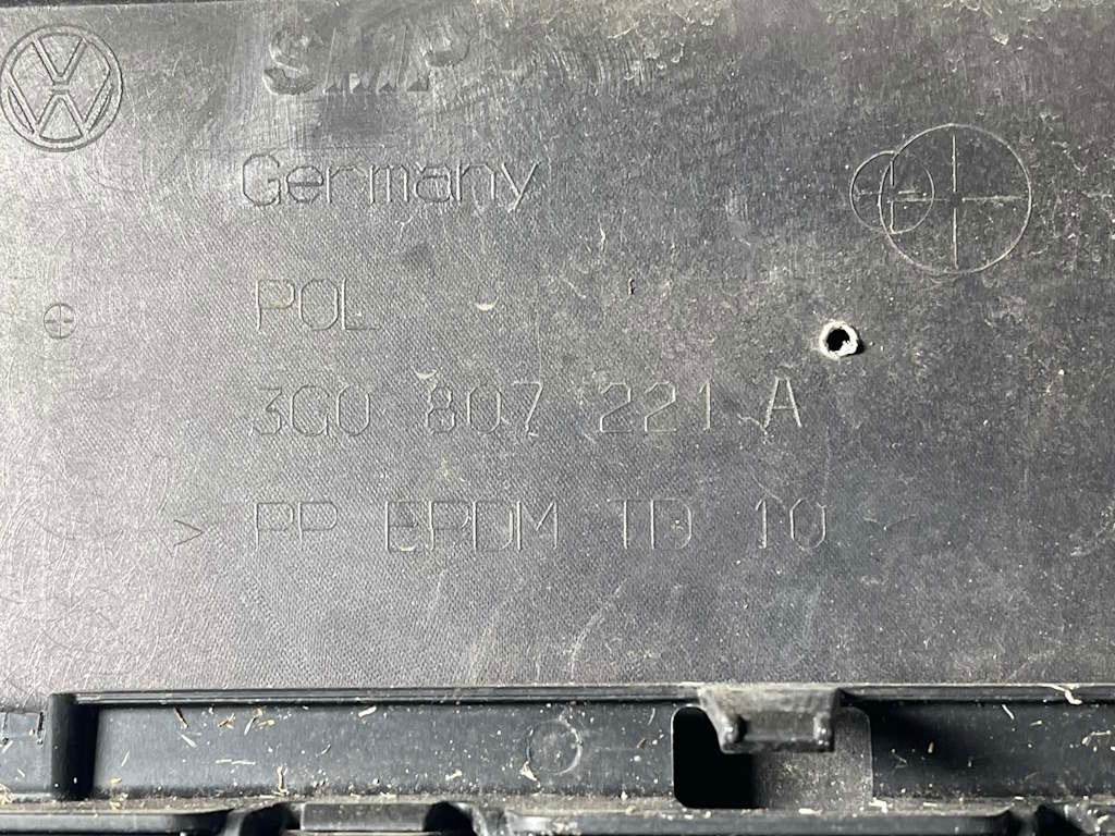 VW PASSAT B8 3G 14-19 nárazník 4xPDC 3G0807221A - 13
