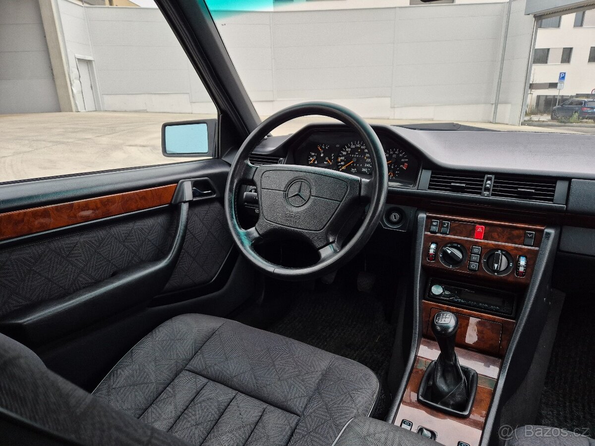 Mercedes Benz 280E W124 - 13