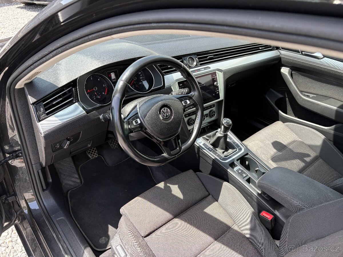 Volkswagen Passat Variant - 13