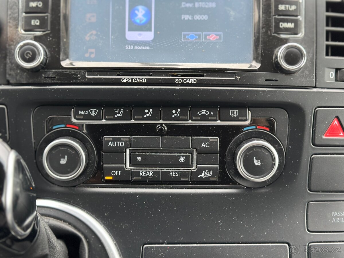 Volkswagen Multivan 2010 - 13
