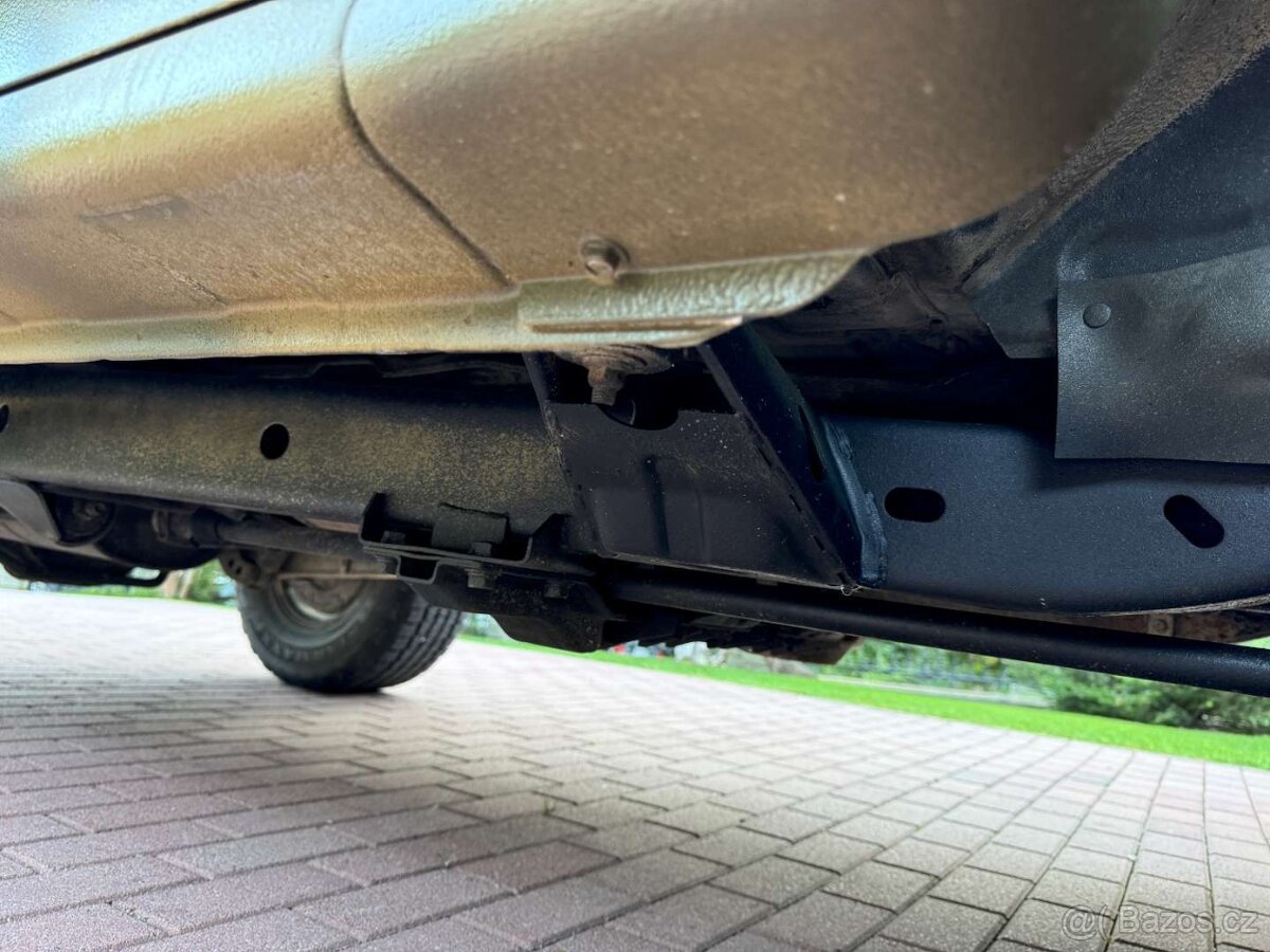 MITSUBISHI PAJERO 2,8TD superselect - 13