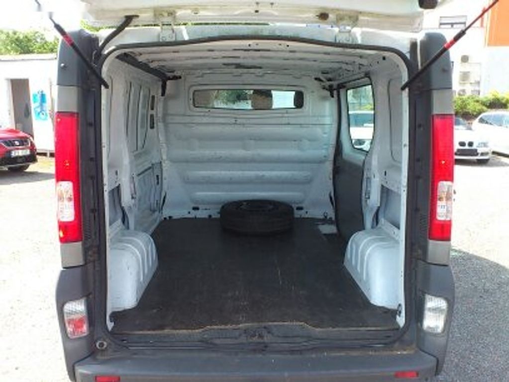 Opel Vivaro,2,5 CDTI 107kW - 13