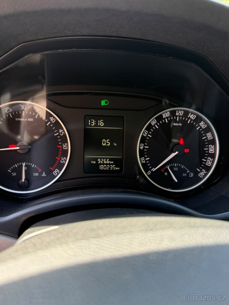 Škoda Octavia 2, 1.6 tdi, 2012 combi - 13