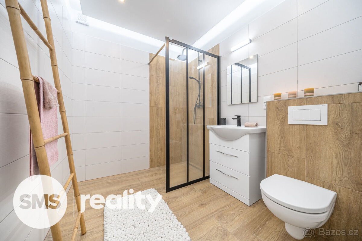 RD 4+1, 225 m2 (včetně garáže a terasy), pozemek 1061 - 13