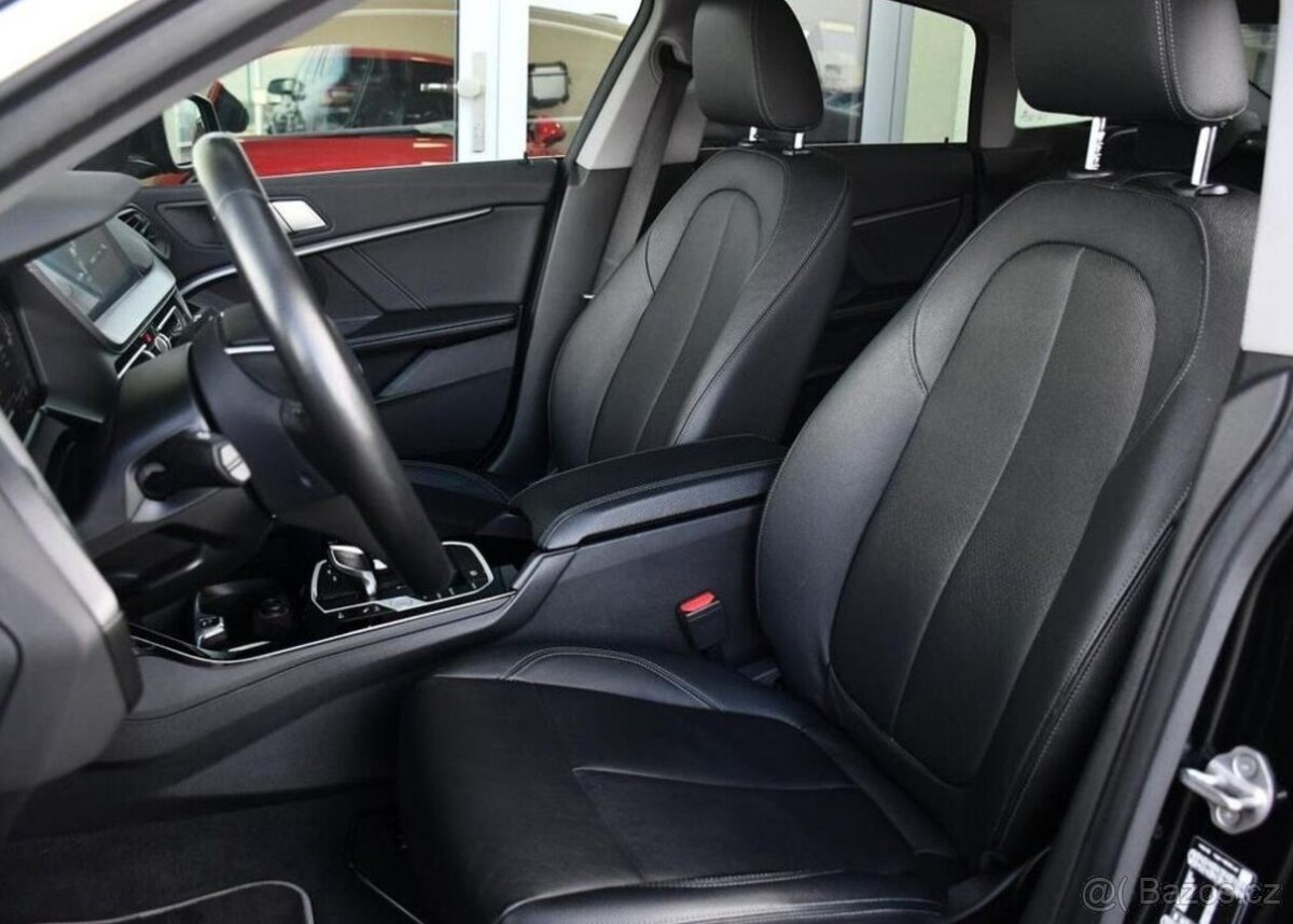 BMW Řada 2 218d TAŽNÉ HUD ČR 1M - 13