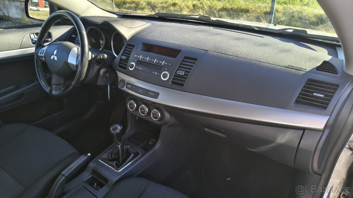 Mitsubishi Lancer 1.5 i ls - 13