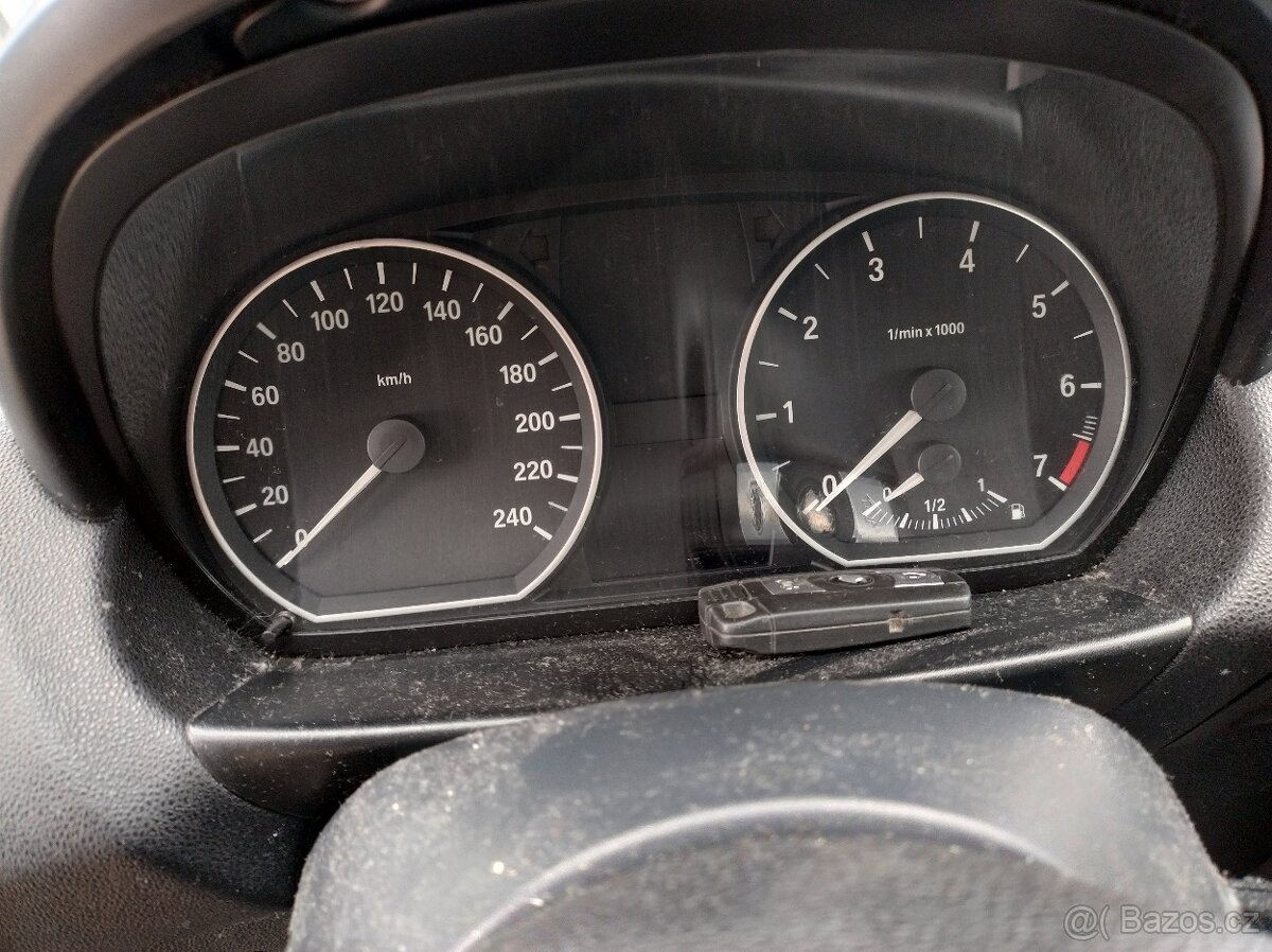 BMW 1 116i E87 2005 85kW - DILY z VOZů - 13