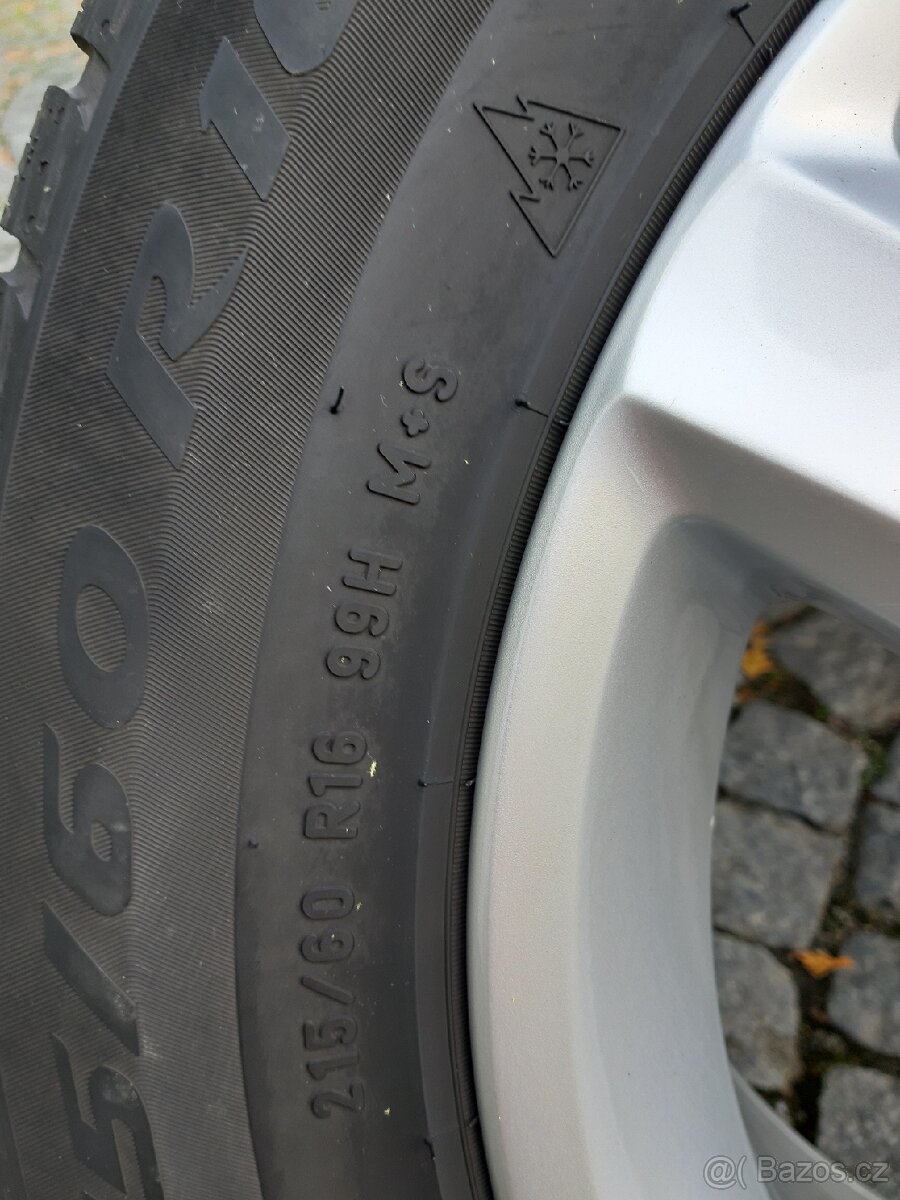Prodám zimní pneu 215/60R16 - 13