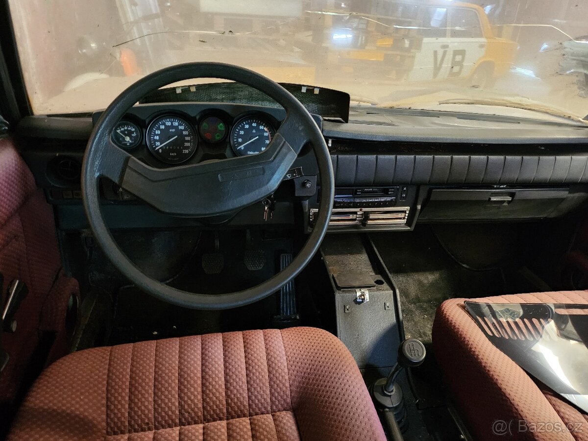 Tatra 613 - 13