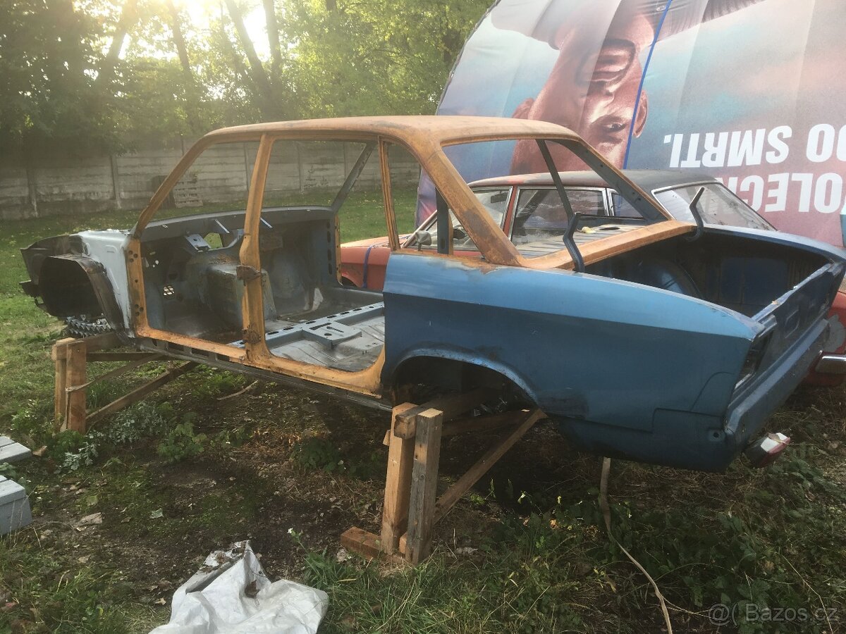 Volkswagen K70 1974 - 13
