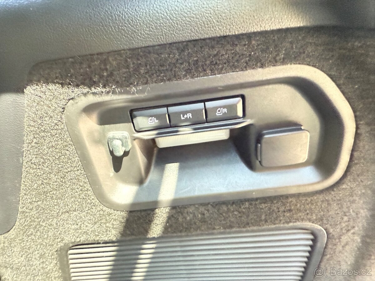 FORD EXPLORER 3.0 V6 457PS 7-míst Hybrid ST-LINE ČR 2022 - 13