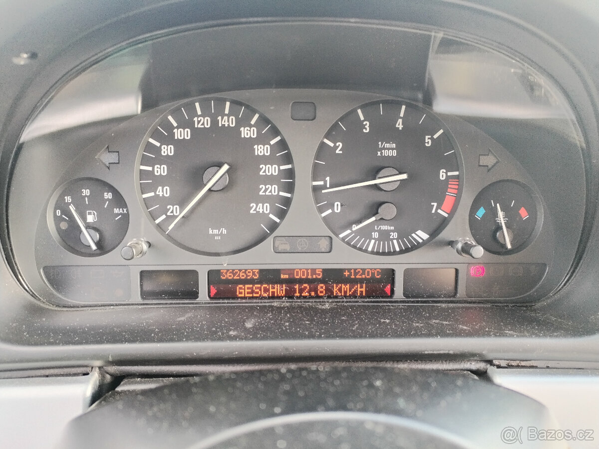 Prodám BMW E39 530I, 170kw, r.v. 2000 - 13