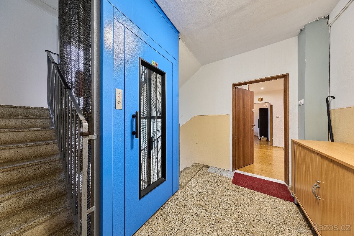 Prodej bytu 4+1 po kompletní rekonstrukci v Trutnově (Sněžen - 13