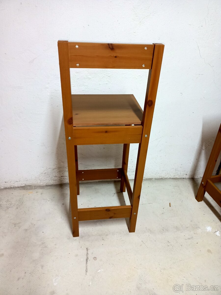 Prodám hezký barový stůl + 2 barové židle - 13