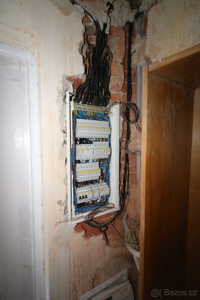 Prodej komerčního objektu Klokočov - 13