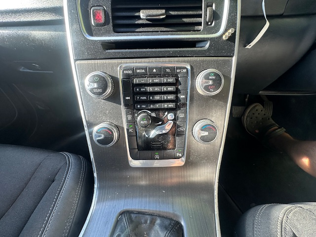 Volvo V60 1,6 D2 automat r.v. 2014 FACELIFT - 13