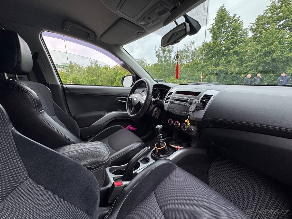 Mitsubishi Outlander 2011 - 13