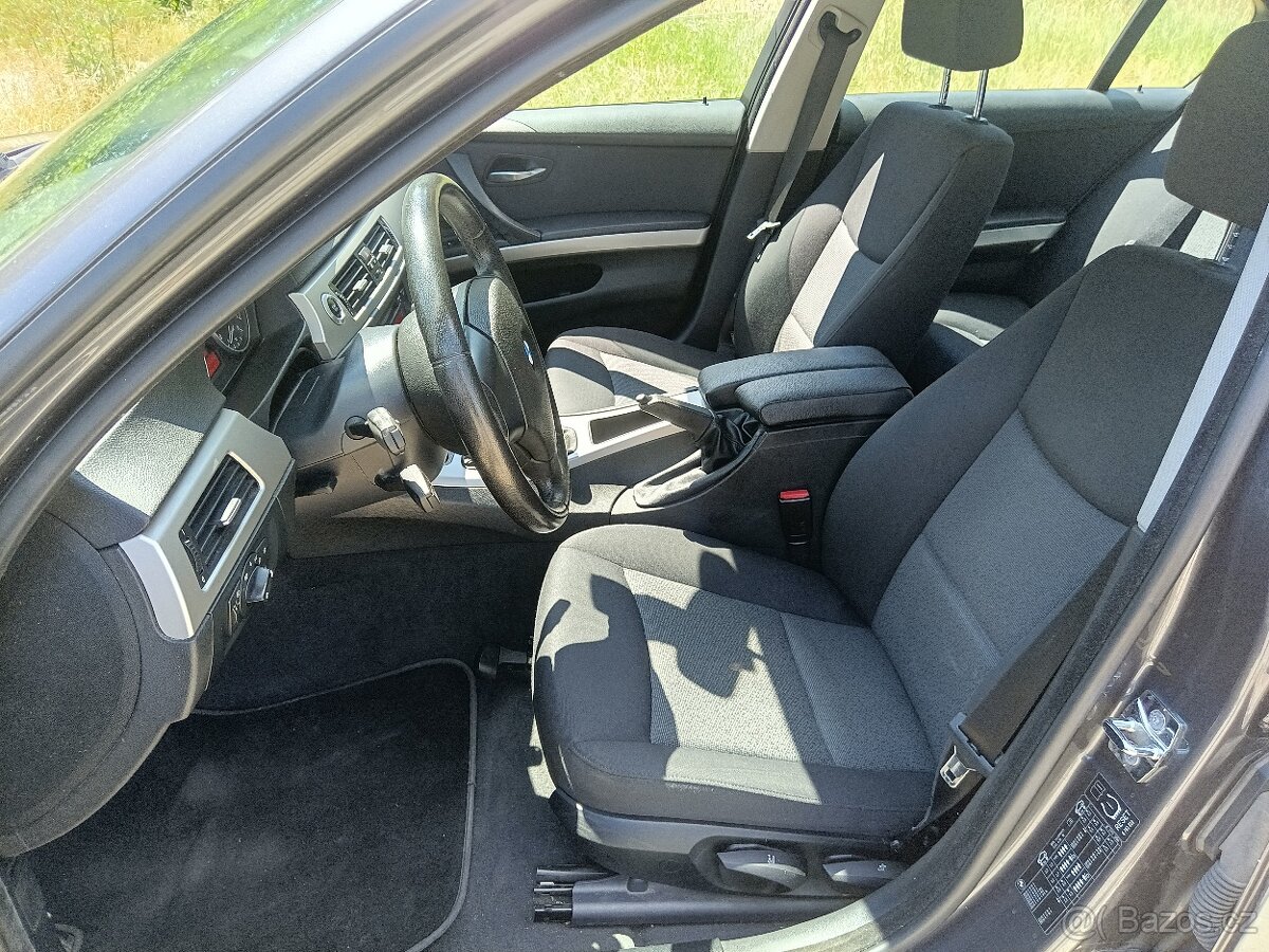 BMW 320i e90 110kw, rok 2005 - 13