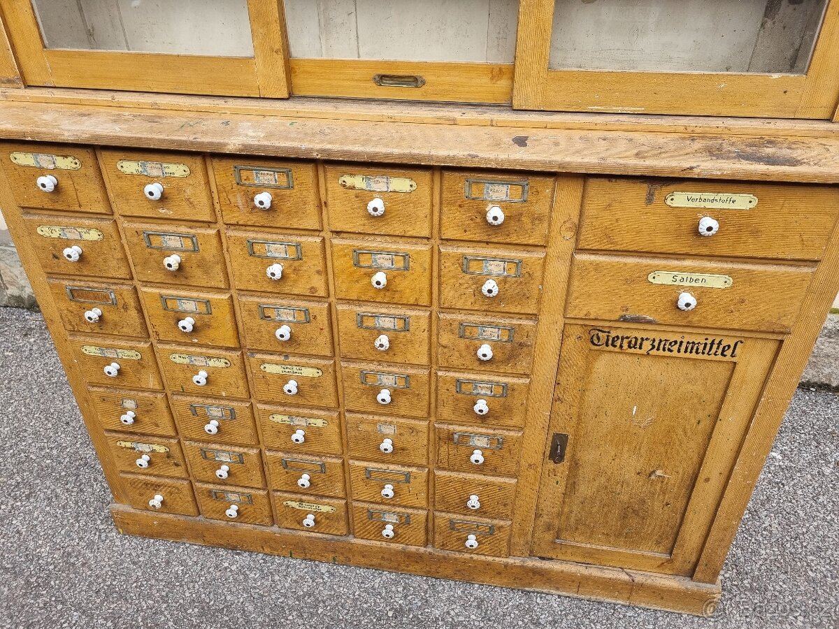 KRÁSNÝ STARÝ KUPECKÝ REGÁL V PŮVODNÍ PATINĚ-NĚMECKÝ REGÁL - 13