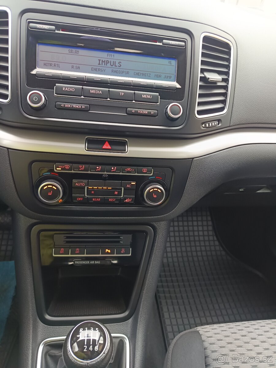 VW Sharan 1.4tsi 110kw,naj.orig.149t.km,velmi hezký - 13