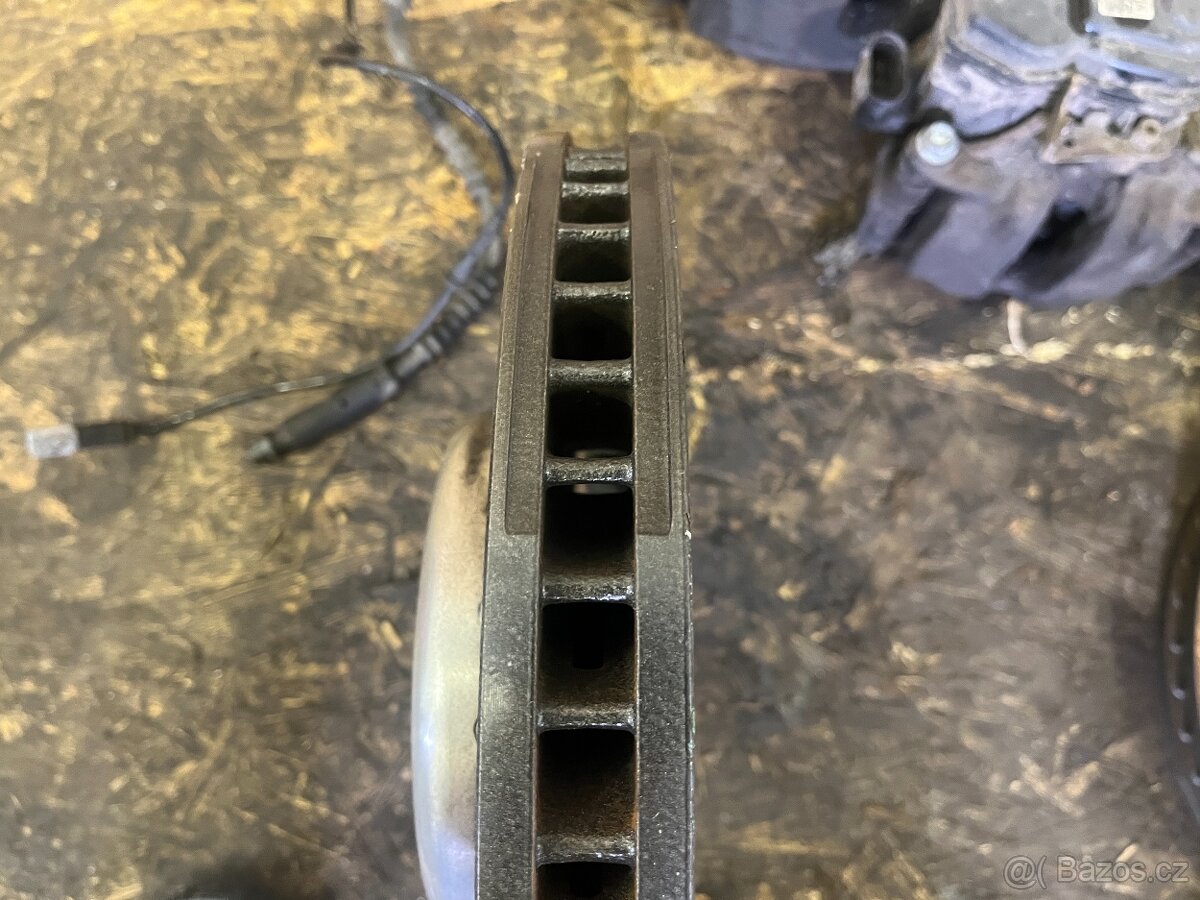 KOMPLETNÍ BRZDOVÝ SYSTÉM BMW F11/F10 3.0D 220KW - 13