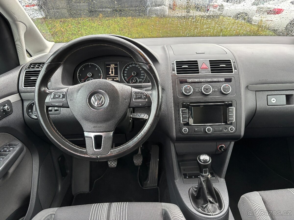 Volkswagen Touran 2.0 TDI MATCH 7 MIST - 13