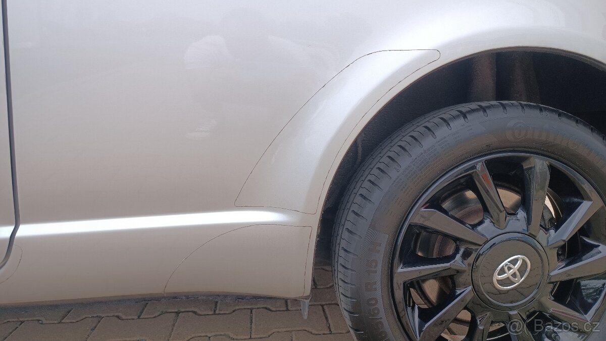 Toyota Yaris 1.3 - 13