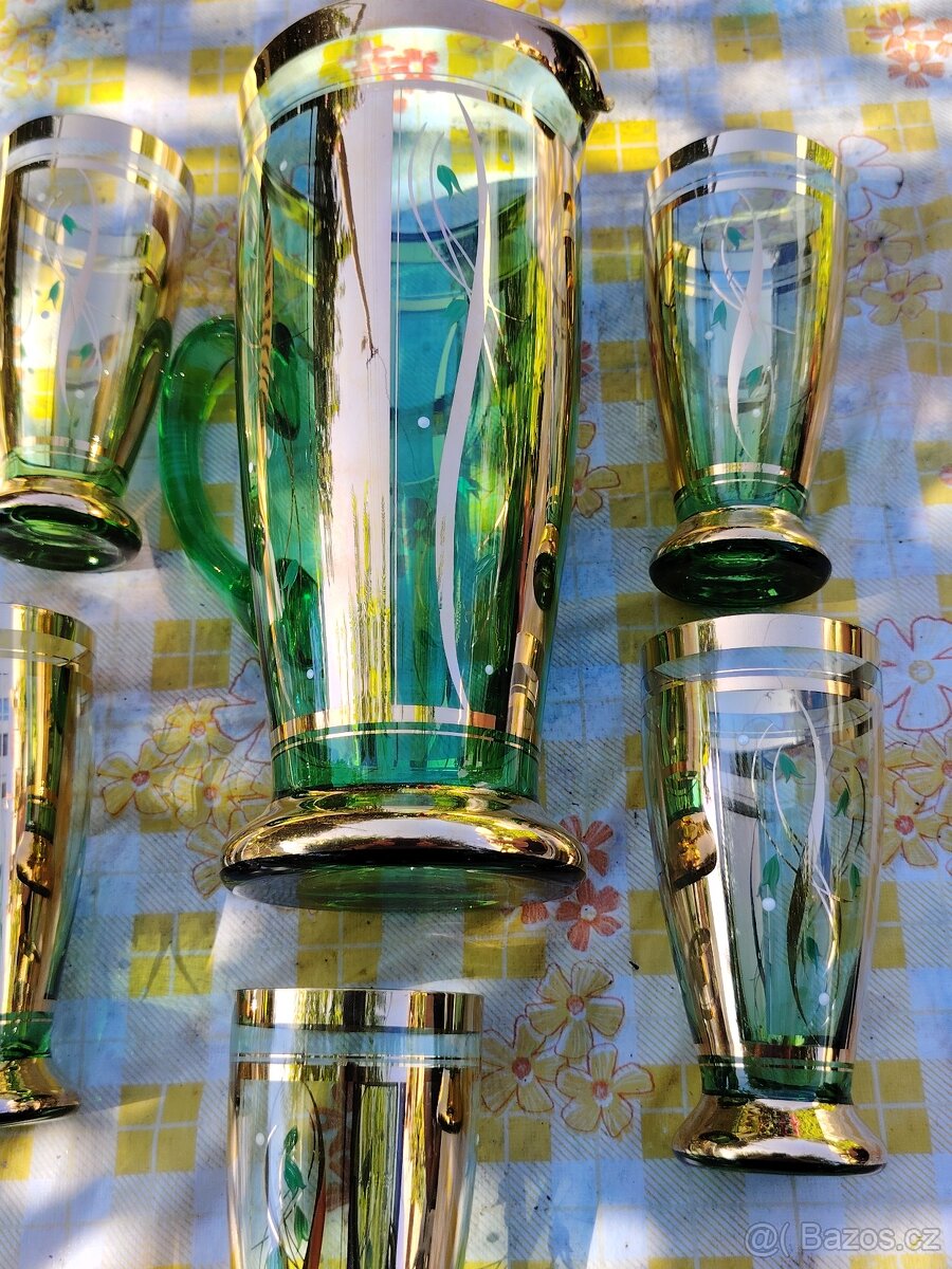 Zelený skleněný džbán a 5 skleniček - 13
