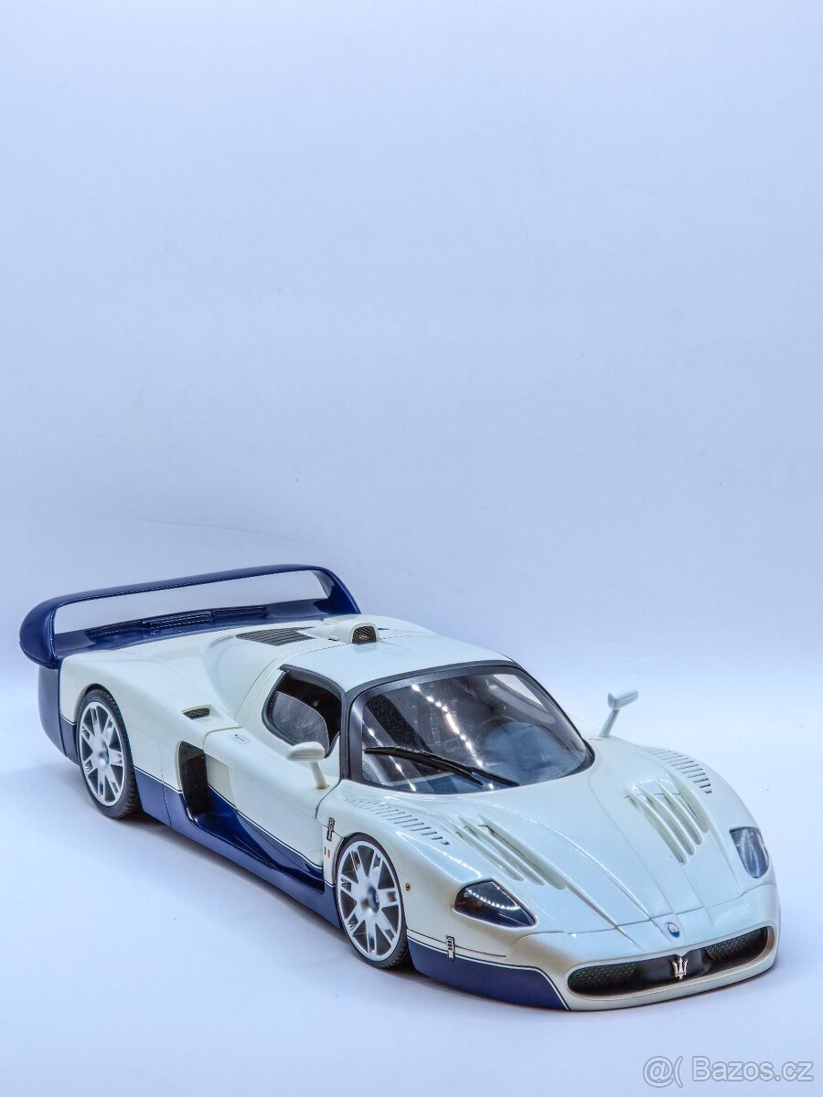 Maserati MC12 1:18 HotWheels ELITE - 13
