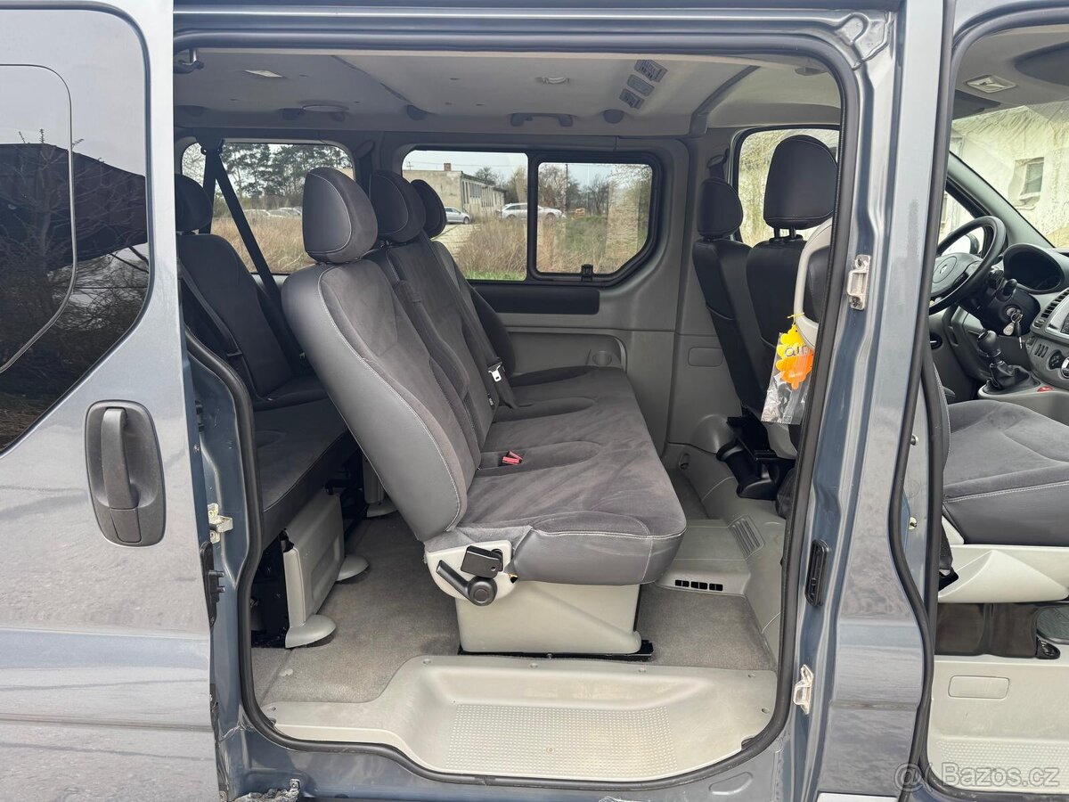 Renault Trafic Passenger 2.0dci, 8 míst - 13