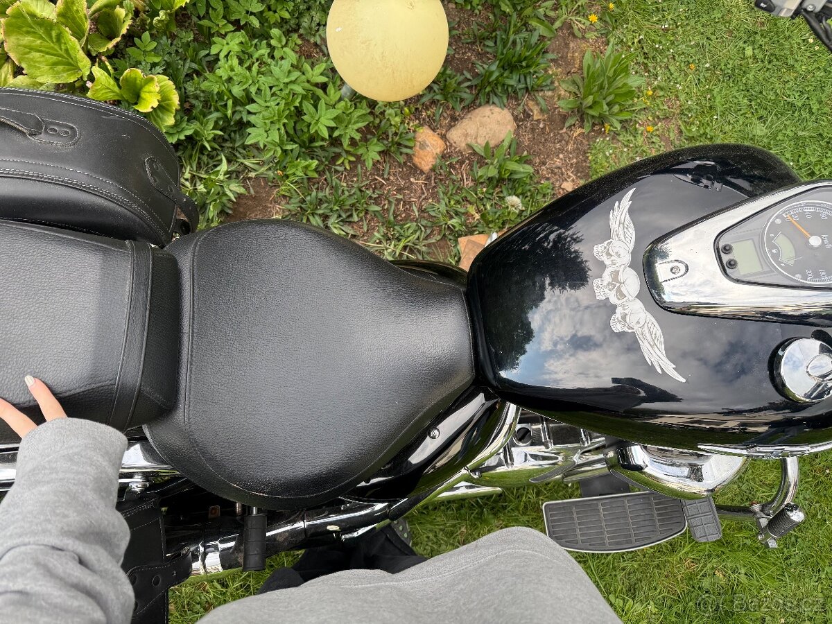 Suzuki Intruder C800 - 13