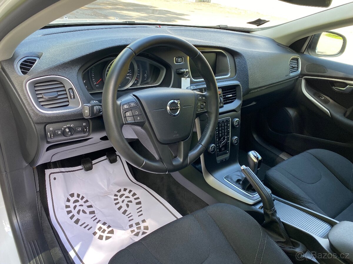 Volvo V40 Cross Country 2,0 D 88kW - 13