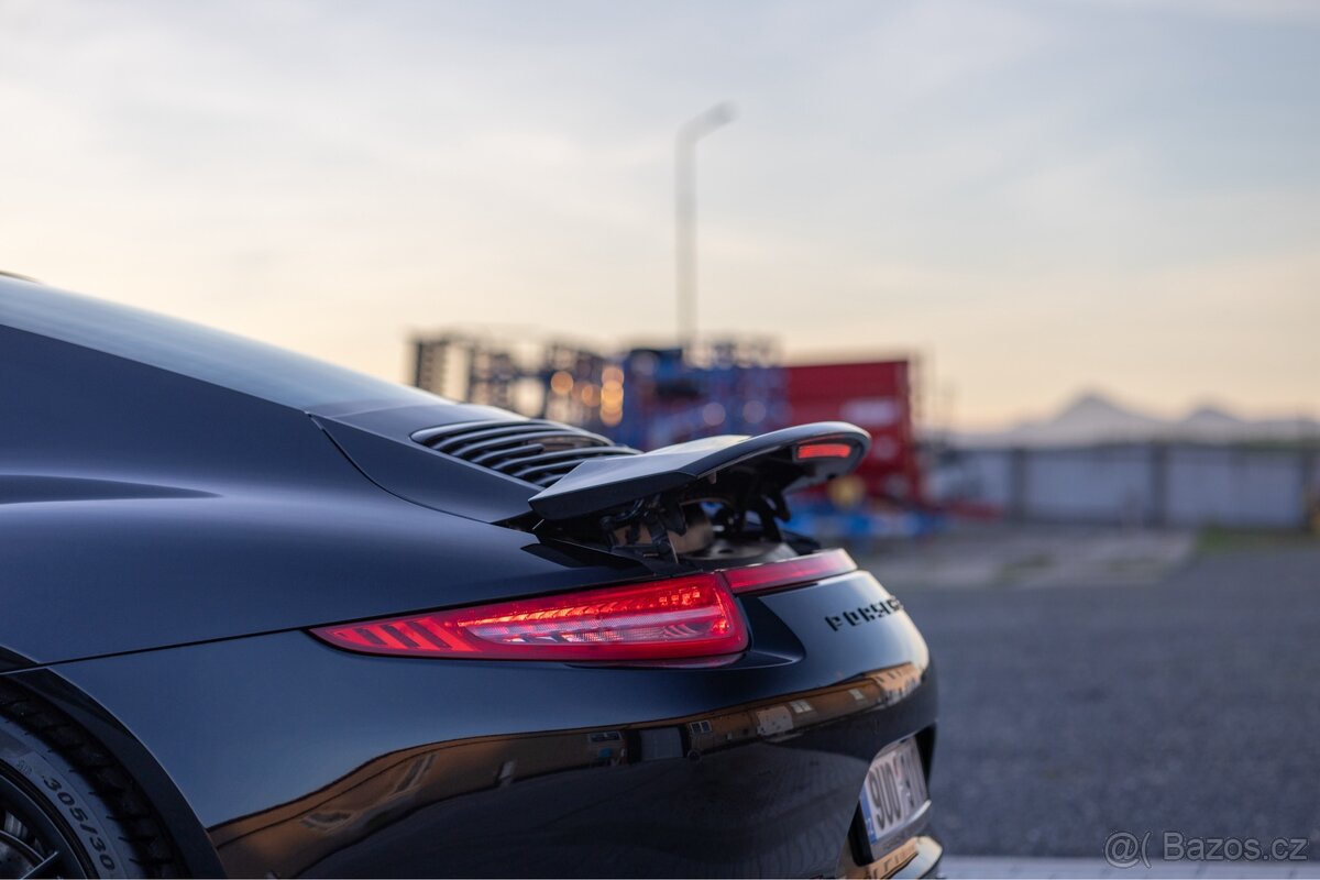 Porsche 911 Carrera 4 GTS | 3.8 | 27.600km | - 13